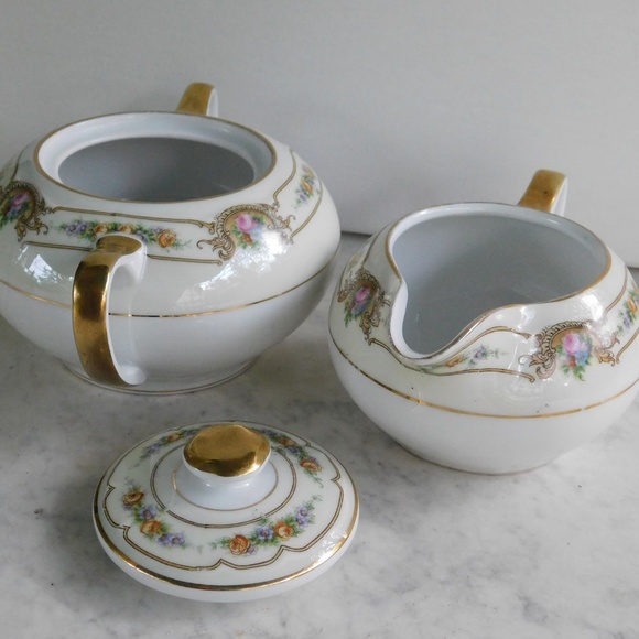 Black Knight Porcelain Cream and Sugar Set - Picture 4 of 9